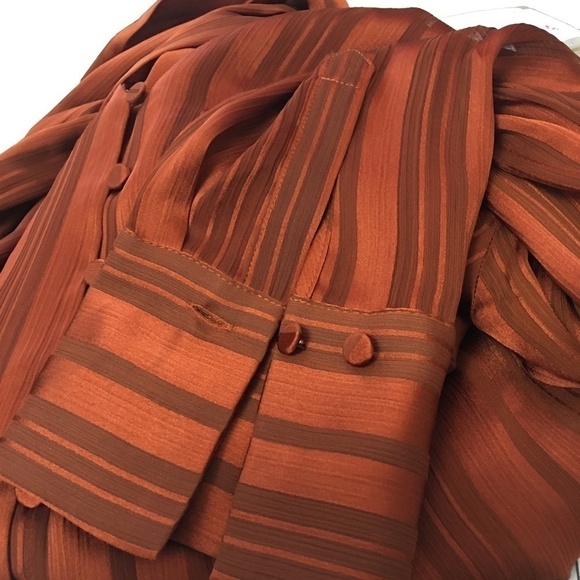 CHICO'S Terracotta Shadow Stripe Satin with Scarf Tie Buttons Top Blouse NWOT - Picture 6 of 10